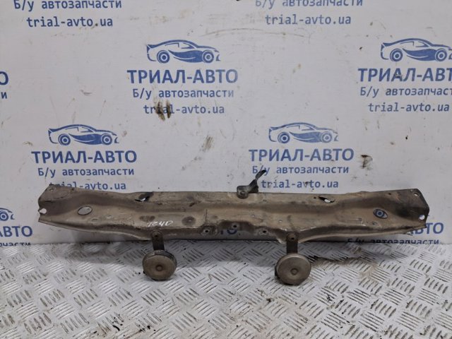 Суппорт радиатора верхний 5321633130 TOYOTA