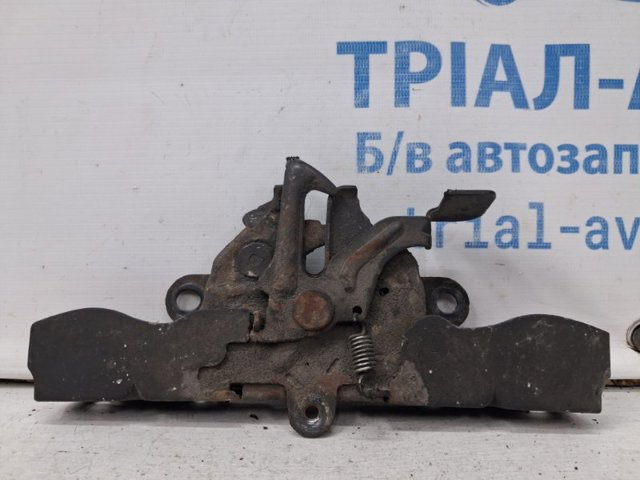Запор капота (замок и привод замка капота) 5351005030 TOYOTA
