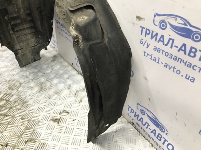 Подкрылок переднего крыла, правый 5370A882 MITSUBISHI