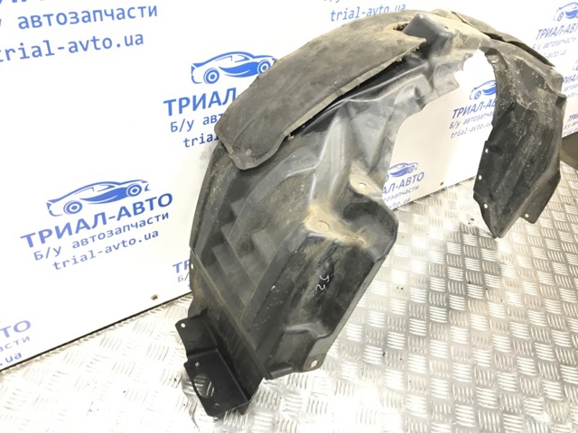 MITSUBISHI 5370A882 Подкрылок крыла переднего правый в наличии Черновцы