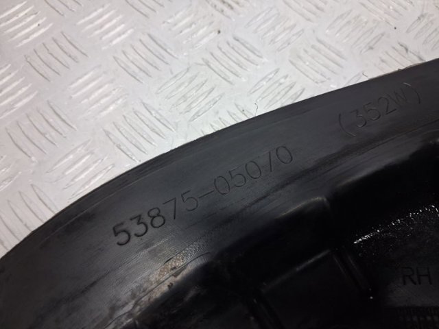 Локер передний левый 5387605061 TOYOTA
