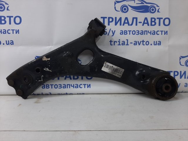 Левый рычаг передней нижней подвески 545002Y002 HYUNDAI