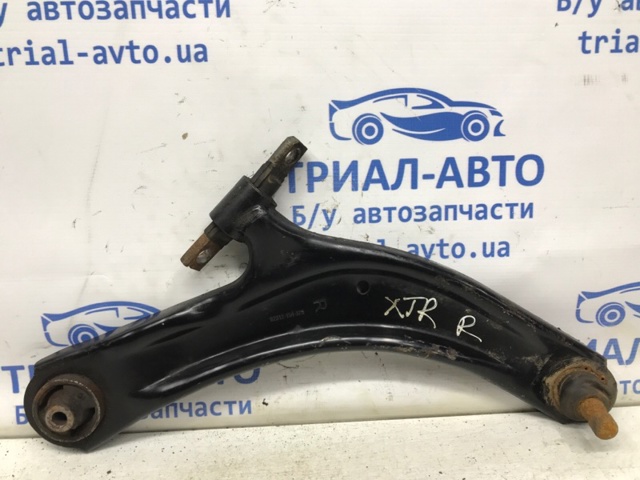 Правый рычаг передней нижней подвески 54500JG000 NISSAN