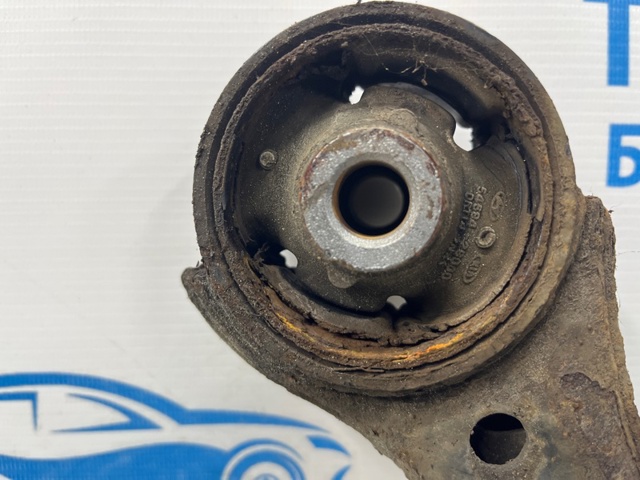 HYUNDAI 545012B500 Рычаг передней подвески нижний правый в наличии Винница