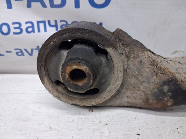 Рычаг передней подвески нижний, правый 545012H000 HYUNDAI