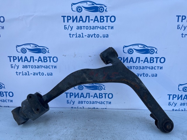 Рычаг передней подвески нижний левый 54501CG200 NISSAN