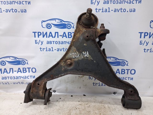 Рычаг передней подвески нижний левый 54501EB300 NISSAN