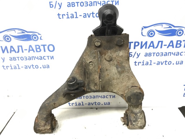 545203E100 Рычаг передней подвески нижний правый купить Винница