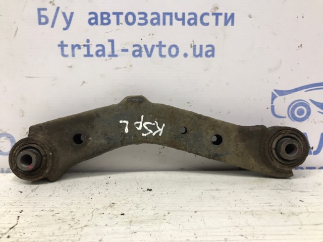 Поперечный рычаг задней подвески 551002Y100 HYUNDAI