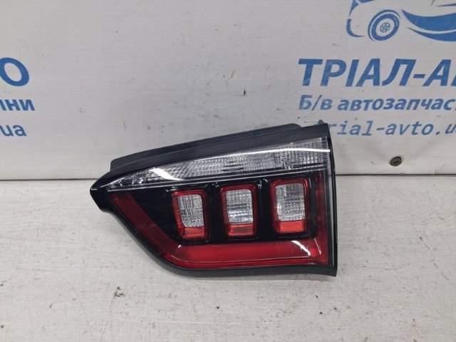 Фонарь задний внутренний правый 55112836AA CHRYSLER
