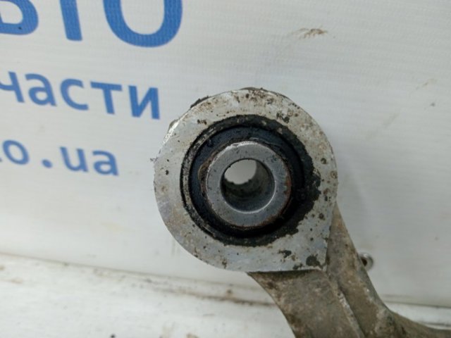 Верхний рычаг задней подвески правый 55120JD000 NISSAN