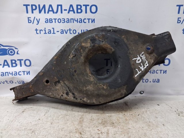 Рычаг задней подвески нижний, левый/правый 551B0EB300 NISSAN