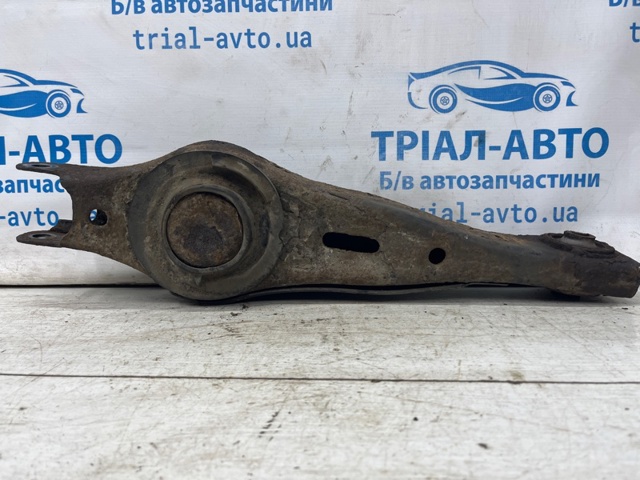 552203J100 Рычаг задней подвески нижний правый купить Кривой Рог