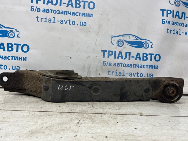 Балансир задний нижний, правый 552203J100 HYUNDAI