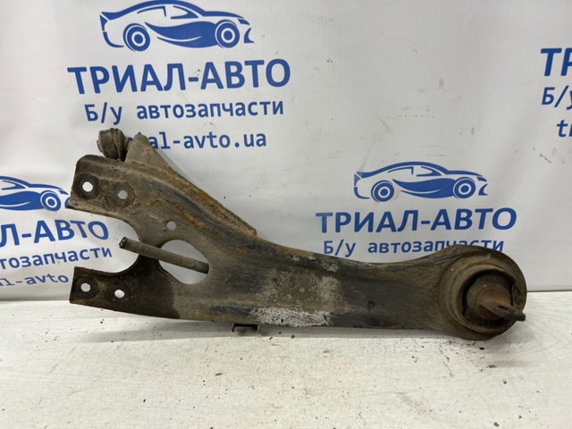 Рычаг/тяга задней подвески продольный нижний, правый 552802H000 HYUNDAI