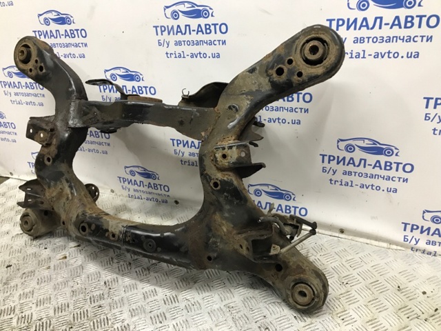 NISSAN 554001MA0C Подрамник задний в наличии Черновцы