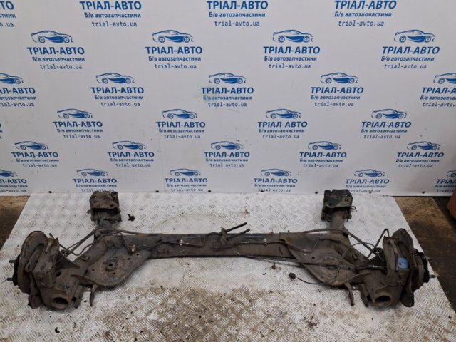 Поперечина задней подвески 555011KA1B NISSAN