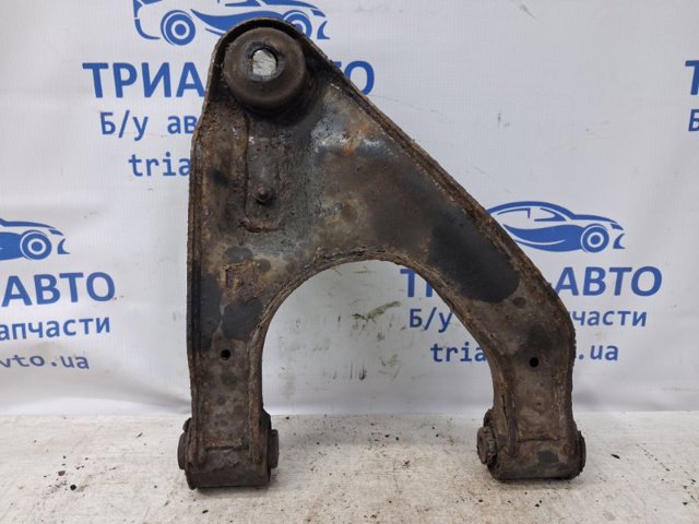 Рычаг задней подвески верхний, правый 55501EB300 NISSAN