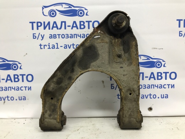 Рычаг задней подвески верхний, левый 55502EB300 NISSAN