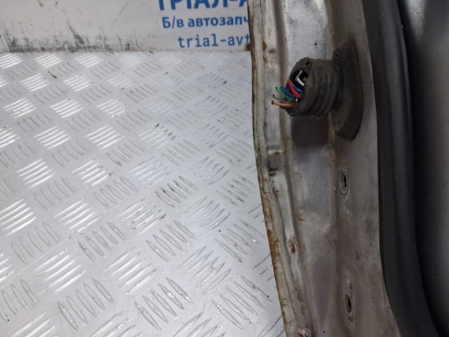 5700A168 Дверь передняя правая купить Житомир