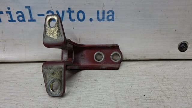 MITSUBISHI 5702A005 Петля двери передней правой в наличии Харьков