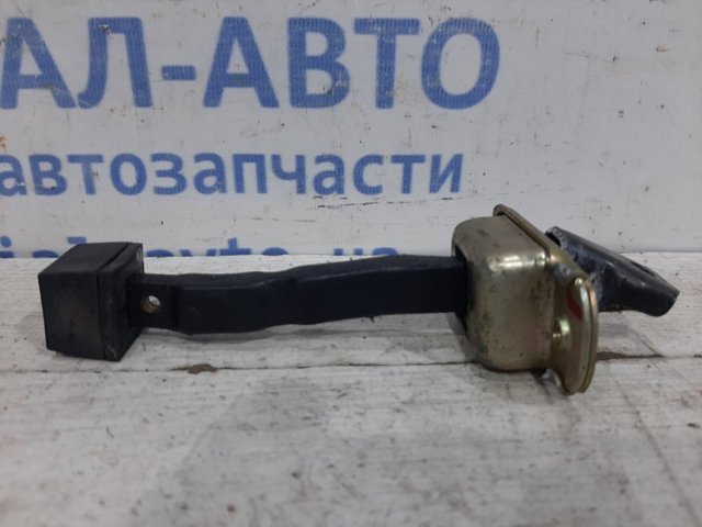 5702A084 Ограничитель открывания двери передний купить Житомир