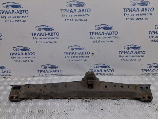 Балка радиатора нижняя 5710442061 TOYOTA
