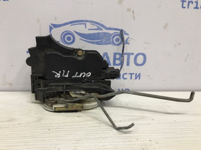 Замок передней пассажирской двери 5715A062 MITSUBISHI