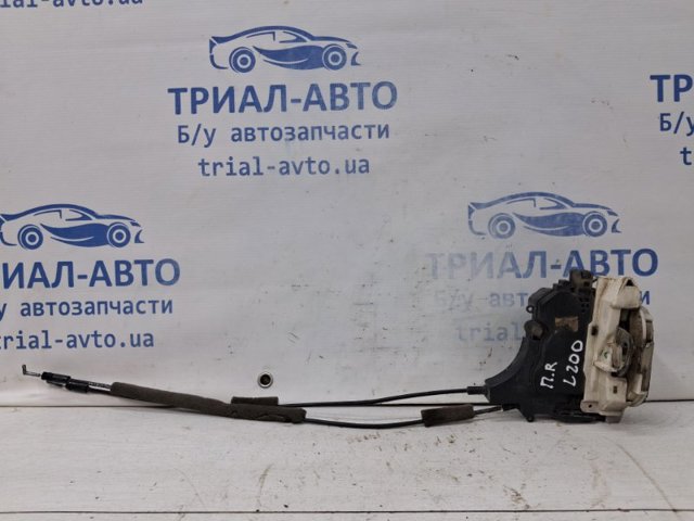 Дверной замок передний правый Mitsubishi Pajero SPORT II