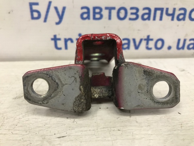 5732A008 Петля двери задней правой купить Кривой Рог
