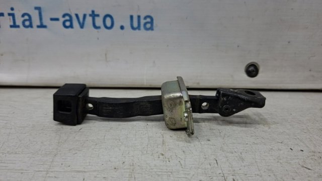 5732A029 MITSUBISHI Ограничитель задней двери купить в Ирпень