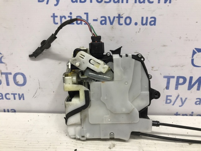 5745A276 MITSUBISHI Замок двери задней правой купить в Харьков