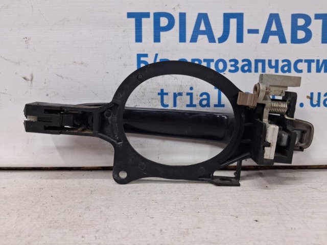 MITSUBISHI 5746A004 Держатель наружной ручки двери задней правой в наличии Чернигов