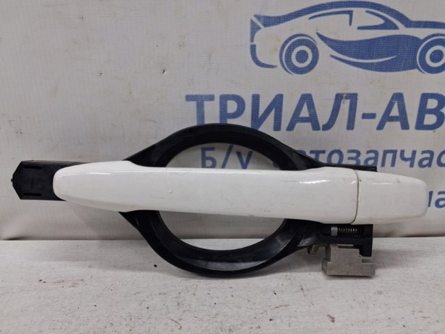 Держатель наружной ручки двери, задней правой 5746A088 MITSUBISHI