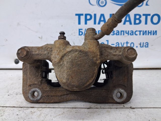 HYUNDAI 582302W700 Суппорт задний правый в наличии Винница