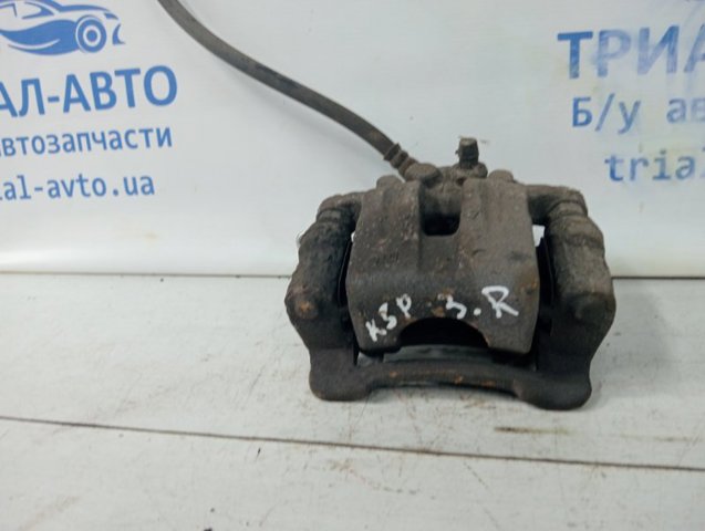 Задний правый суппорт 582302Y310 HYUNDAI