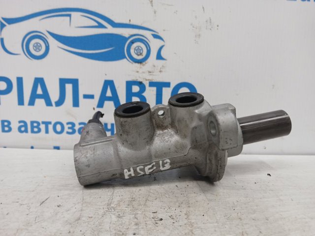 Цилиндр тормозной, главный 585102W800 HYUNDAI