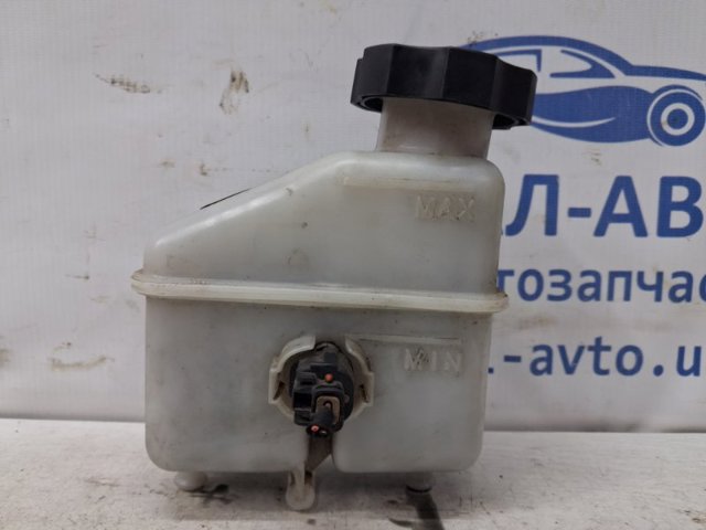 585112L300 HYUNDAI Бачок главного тормозного цилиндра (тормозной жидкости) купить в Харьков