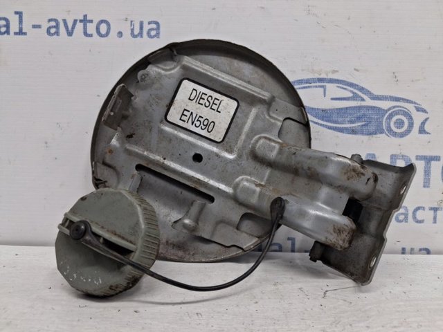 MITSUBISHI 5940A031 Лючок бензобака в наличии Кривой Рог