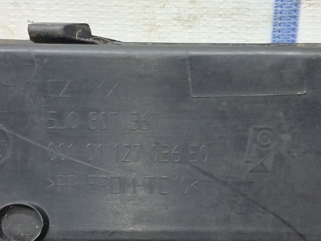 Заглушка противотуманок, левая 5J0807367 VAG