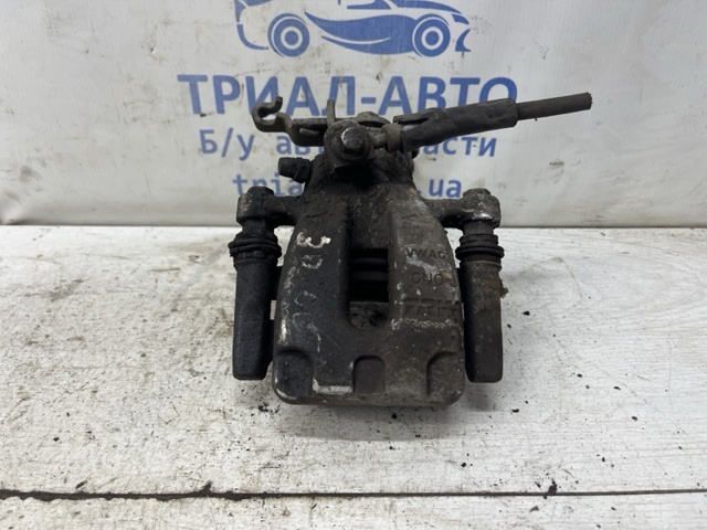 Суппорт тормозной задний правый 5Q0615424A VAG