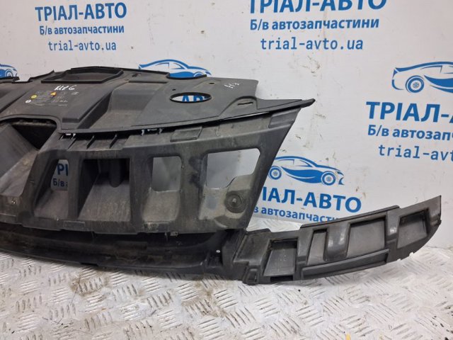 RENAULT 620367065R Решетка радиатора в наличии Ужгород