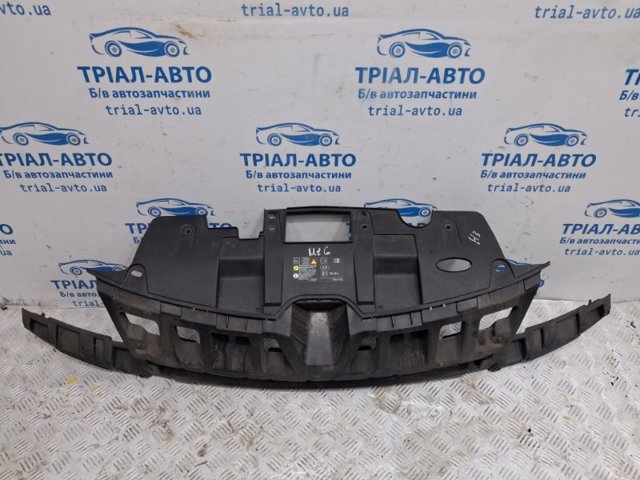 620367065R Решетка радиатора купить Ирпень