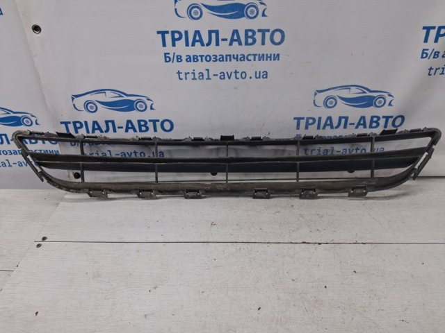 NISSAN 620743JA0A Решетка бампера в наличии Киев