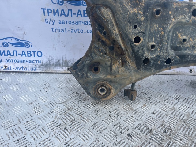 624052P300 Балка передней подвески (подрамник) купить Кривой Рог