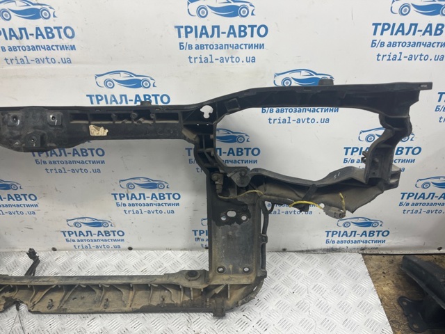 HYUNDAI 641011U500 Рамка радиатора в наличии Кривой Рог