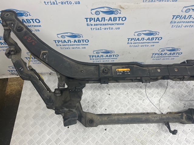 HYUNDAI 641011U500 Рамка радиатора в наличии Винница