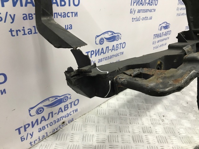 HYUNDAI 641012E000 Рамка радиатора в наличии Ирпень