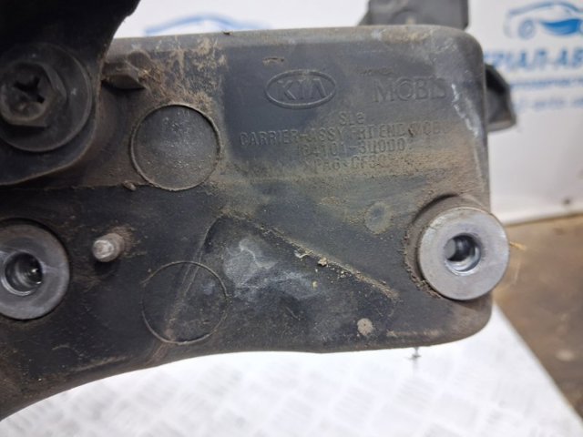 Кронштейн для радиатора 641013U100 HYUNDAI
