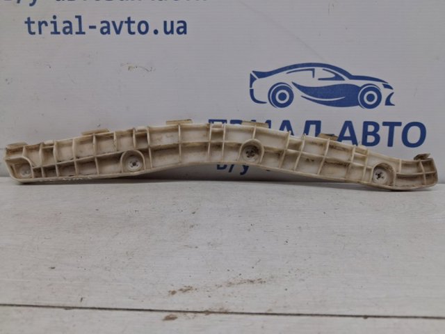 Кронштейн бампера заднего, внешний правый 6410A188 MITSUBISHI